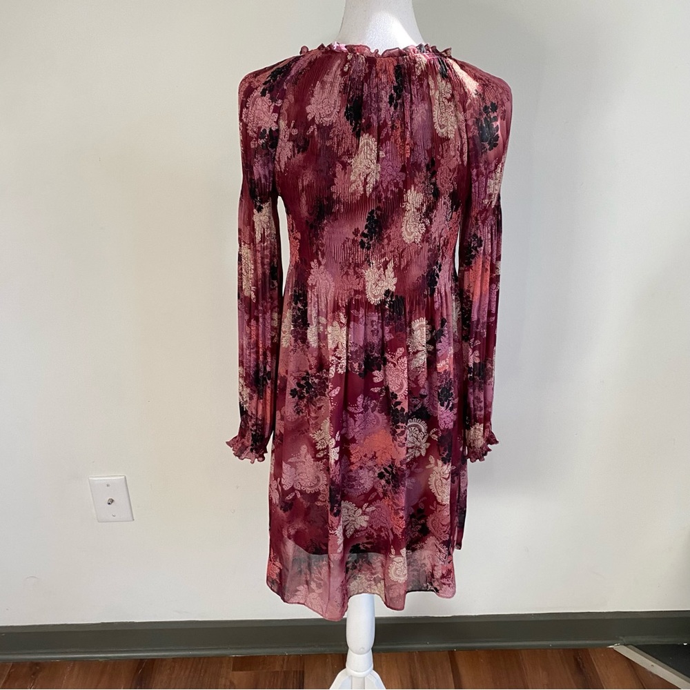 Sunny Leigh Floral V Neck Ruffled Dress Size Small - Picture 9 of 10